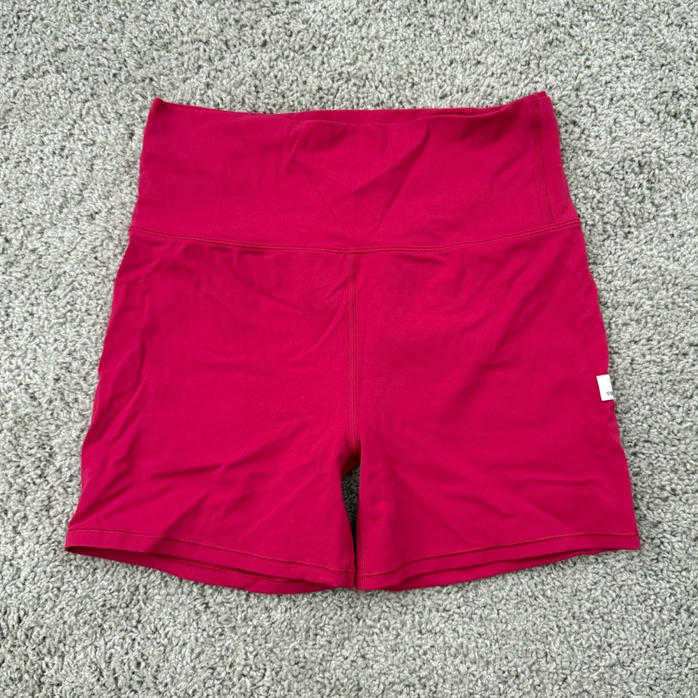 NWOT Vuori AllTheFeels Short